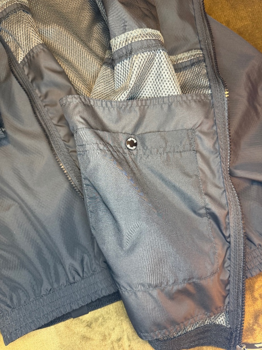 Bench windbreaker - Picture 5 of 5